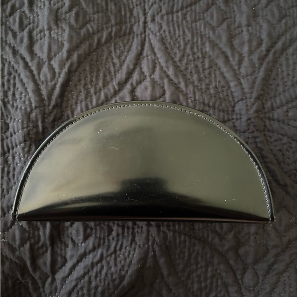 Marc By Marc Jacobs Black Patent Leather Sunglasses Case - Picture 4 of 8